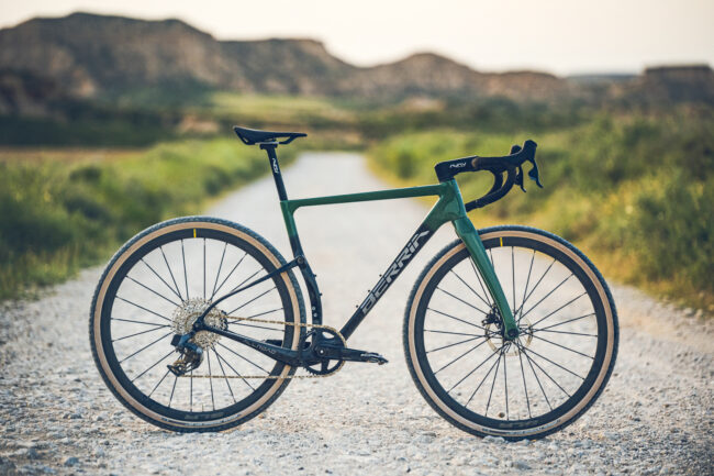Las claves para engrasar la cadena con cera lubricante – T-Bikes Tienda de  bicicletas y taller especializado
