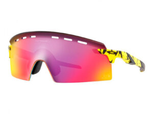 Nombre del producto: Oakley Gafas - Encoder Strike Vented - Tour de France™ 2023 Collection - Splatter/Prizm Road - OO9235-0739 Fabricante: Oakley Eyewear Código de artículo: OKE640653 Procedencia peso indicado: Fabricante Actividad: Ciclismo Género: Hombre, Unisex Dimensiones (lo/an/al): 125/139/56mm Uso: Bicicleta de Carretera Estilo de anteojos: Sin marco, Gafas monolentes Propiedades de la lente: tinte constante, Protección UV Para condiciones de iluminación: Categoría 2 - mediano Transmisión de luz: 20% Año del modelo: 2023 Colección: Todo el año Color: Amarillo Peso: 160g Oakley Gafas Encoder Strike Vented TDF Splitter w/Prizm Rd