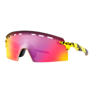 Nombre del producto: Oakley Gafas - Encoder Strike Vented - Tour de France™ 2023 Collection - Splatter/Prizm Road - OO9235-0739 Fabricante: Oakley Eyewear Código de artículo: OKE640653 Procedencia peso indicado: Fabricante Actividad: Ciclismo Género: Hombre, Unisex Dimensiones (lo/an/al): 125/139/56mm Uso: Bicicleta de Carretera Estilo de anteojos: Sin marco, Gafas monolentes Propiedades de la lente: tinte constante, Protección UV Para condiciones de iluminación: Categoría 2 - mediano Transmisión de luz: 20% Año del modelo: 2023 Colección: Todo el año Color: Amarillo Peso: 160g Oakley Gafas Encoder Strike Vented TDF Splitter w/Prizm Rd