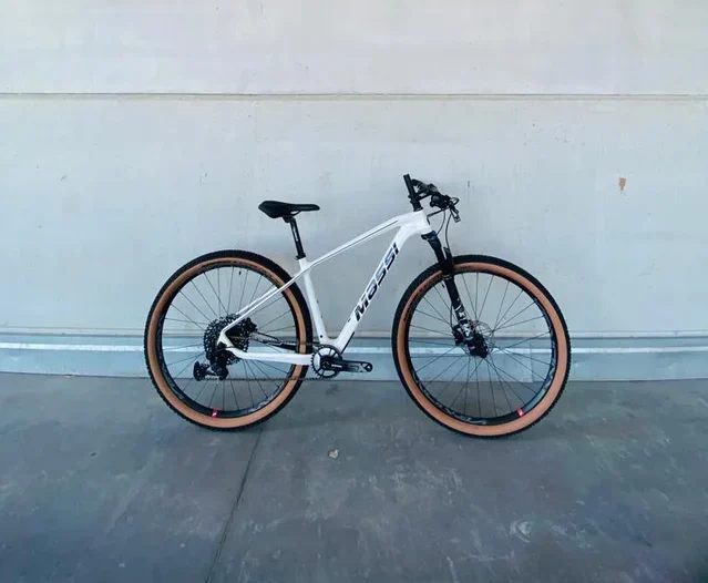 BH ULTIMATE 7.5, BERRIA BRAVO 5.1, MASSI TEAM CARBON 29, MASSI ADAVANCED y TREK PROCALIBER BH ULTIMATE 7.5, BERRIA BRAVO 5.1, MASSI TEAM CARBON 29, MASSI ADAVANCED y TREK PROCALIBER